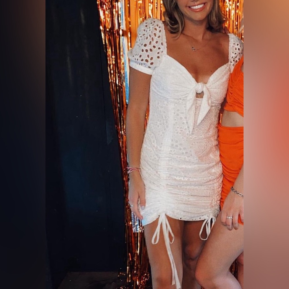 KENDALL + KYLIE WHITE MINI DRESS SIZE 0/2